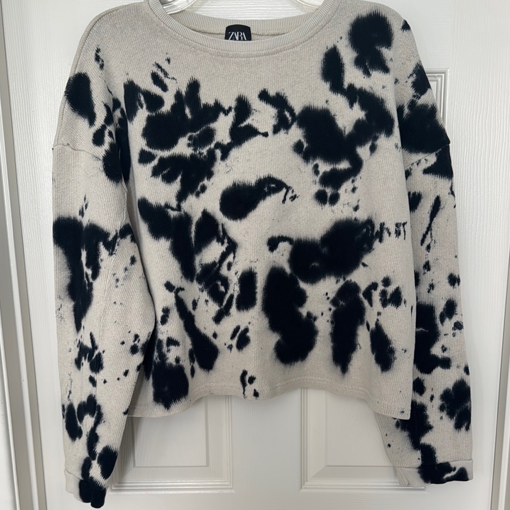 Zara Women's Black and Cream Sweater